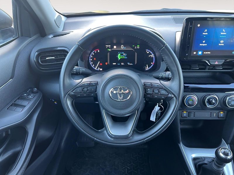 Toyota Yaris Cross (2023) COMFORT TECH 1.5 92kW CZ DPH - fotka 12 z 24