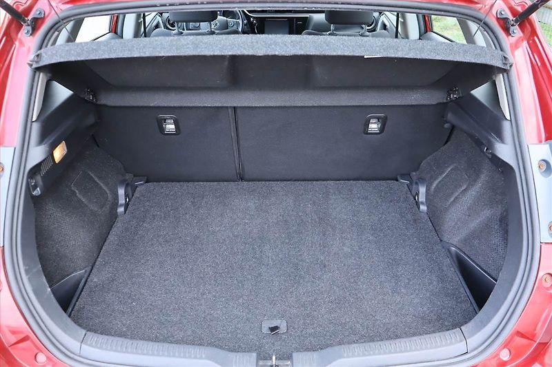 Toyota Auris (2018) 1.6 Valvematic, Serv.kniha - fotka 14 z 24