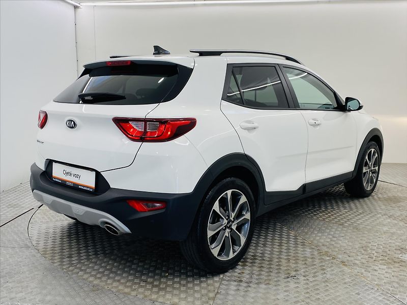 Kia Stonic 1,4 CVVT 73kW - fotka 2 z 26
