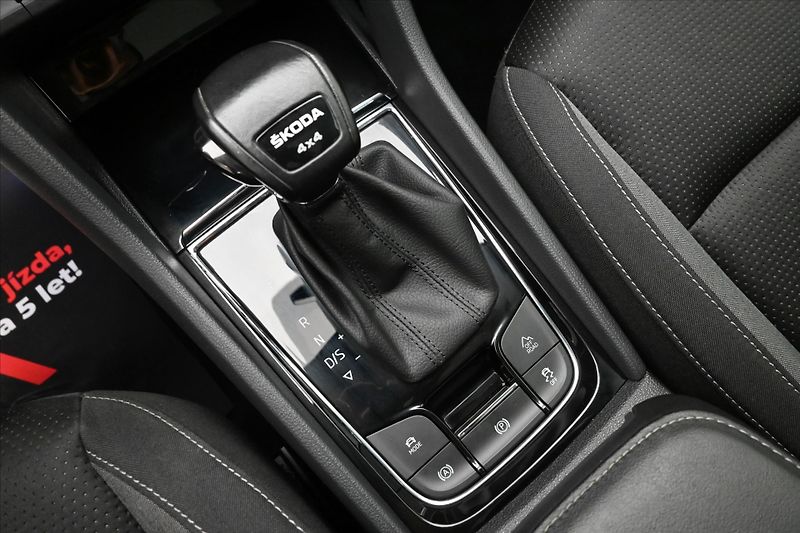 Škoda Karoq 2,0 TDI 110 kW 4x4 DSG TOUR Zá - fotka 23 z 31