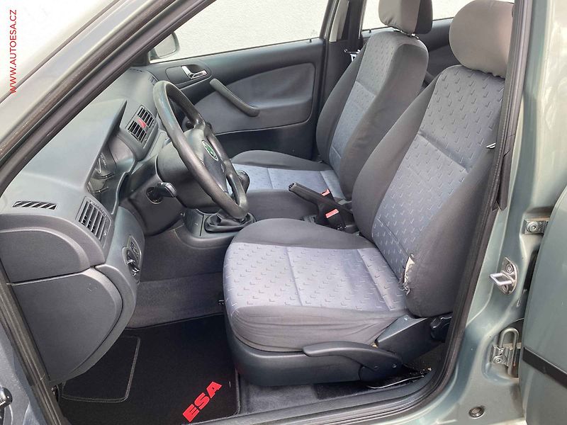 Škoda Octavia (2002) 1.6i, ČR, AC, TZ - fotka 9 z 12