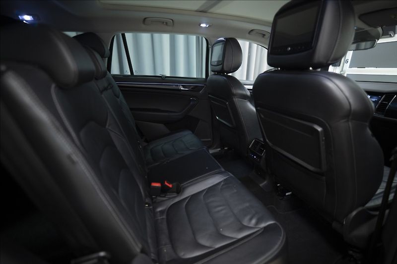 Škoda Kodiaq 2,0 TDI DSG 4x4 NAVI KŮŽE PANO - fotka 11 z 33