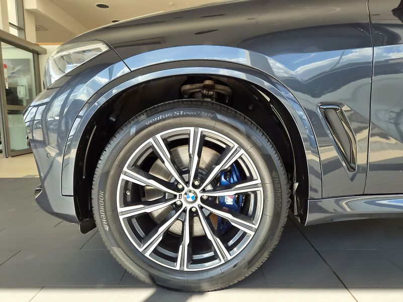 BMW X5 xDrive 30d - fotka 3 z 34