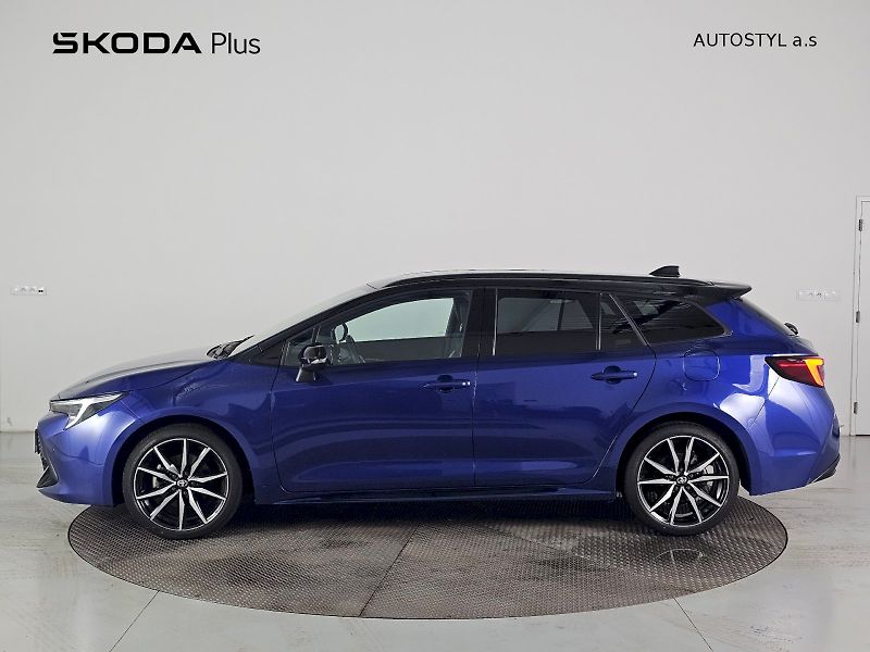 Toyota Corolla (2024) 2.0HEV 197k GR Dynamic - fotka 3 z 28