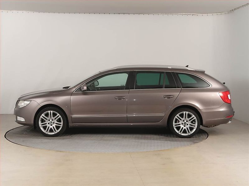 Škoda Superb (2010) 2.0 TDI, Automat, Navi, Xenony - fotka 3 z 15