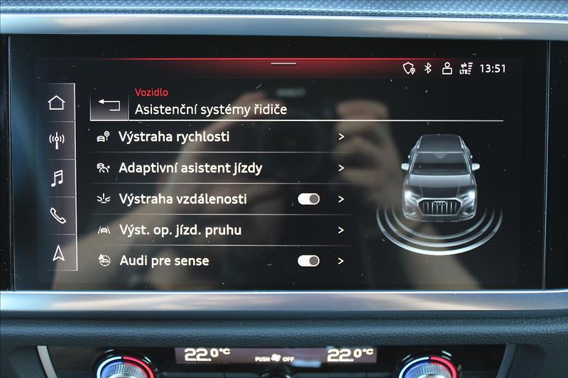 Audi Q3 2,0 TFSI  DPH,A/T,4x4,S-LINE - fotka 13 z 35