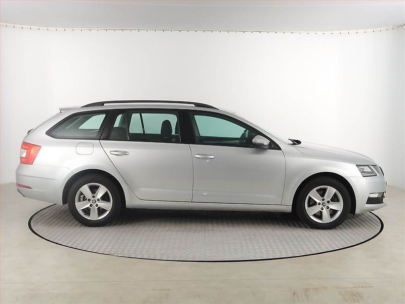 Škoda Octavia (2017) Ambition 2.0 TDI, 4X4 - fotka 6 z 18