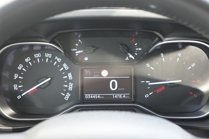 Toyota ProAce City Verso 1.5D-4D M/T Family 7míst - fotka 25 z 32