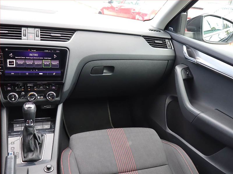Škoda Octavia (2019) 1.6 TDI, Automat, Navi - fotka 8 z 21