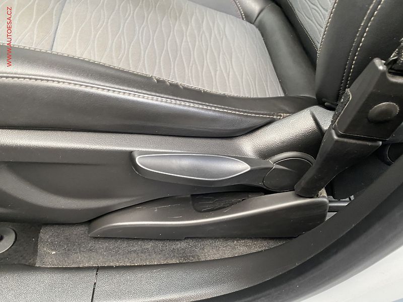 Opel Mokka (2015) 1.4T, Cosmo - fotka 14 z 18
