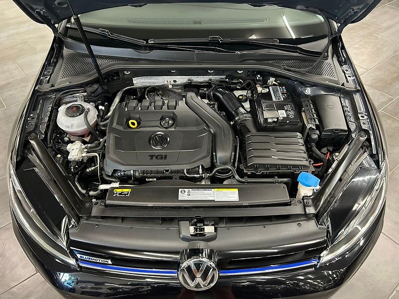 Volkswagen Golf (2019) 1.5 TGI Comfort MAN 2019 | Zár - fotka 56 z 62