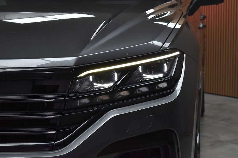 Volkswagen Touareg 3.0TDI R-LINE*TAŽNÉ*WEBASTO*ČR - fotka 41 z 49