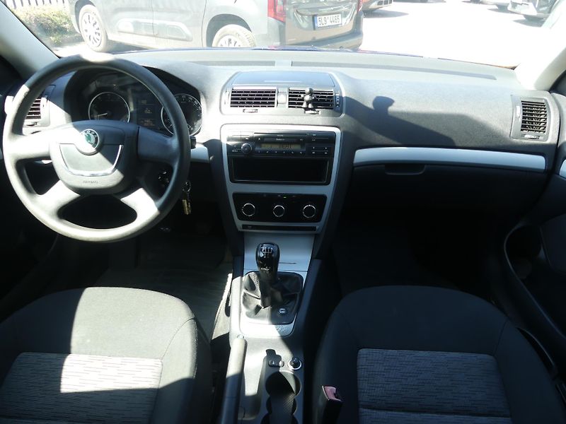 Škoda Octavia (2009) 1,6 MPi - fotka 11 z 16