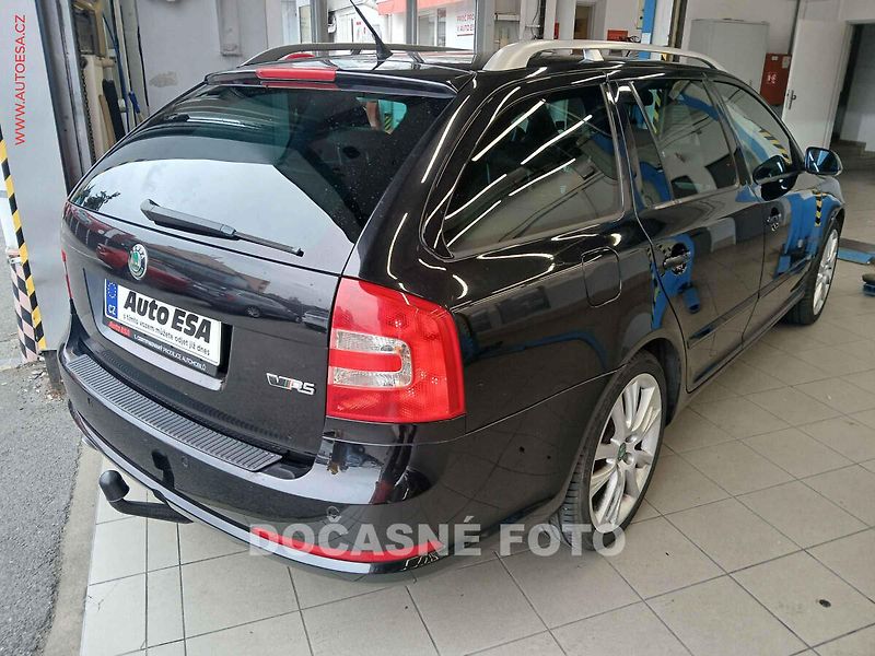 Škoda Octavia (2008) 2.0TDI, navi, xenon - fotka 2 z 3