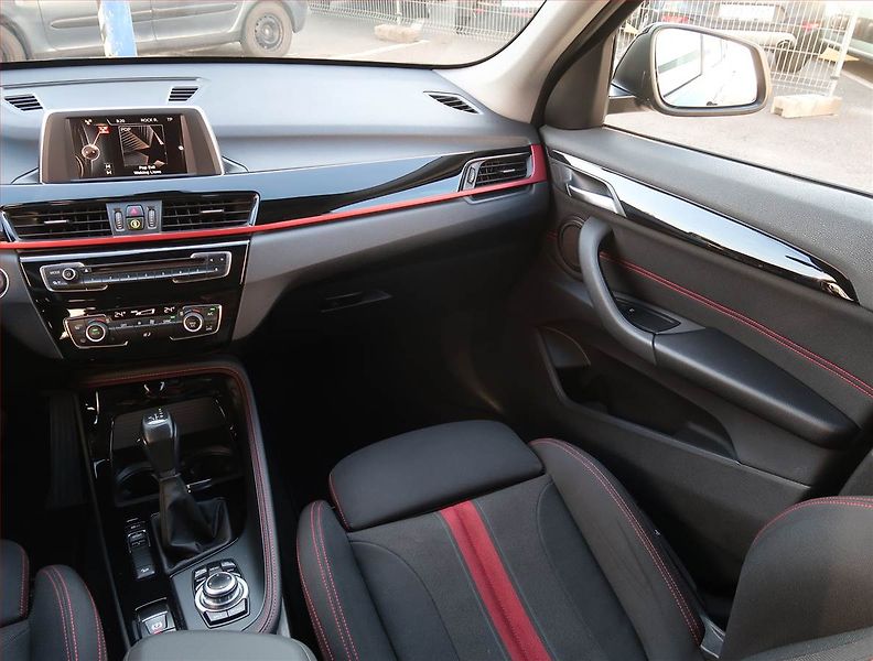 BMW X1 (2015) xDrive20i, 4X4, Automat - fotka 8 z 21