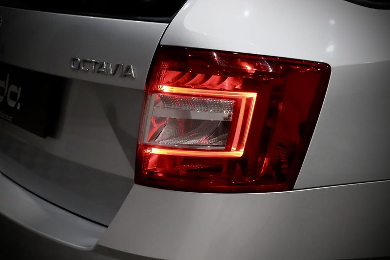 Škoda Octavia 3 FL Combi 1.4 TSI 110 kW - fotka 9 z 29