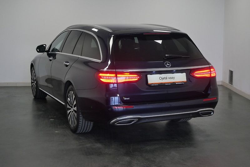 Mercedes-Benz Třídy E - fotka 7 z 28