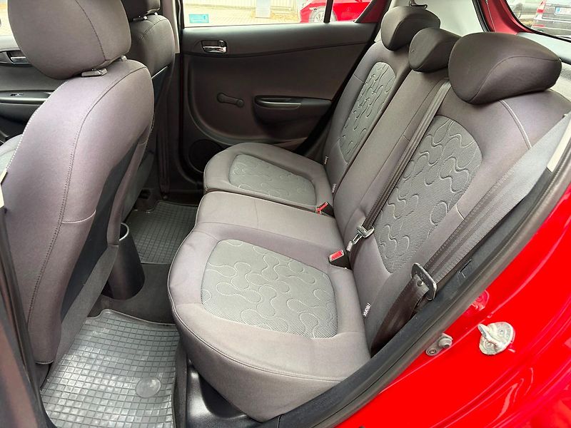 Hyundai i20 1.3 i, ČR, 71 tkm - fotka 11 z 19