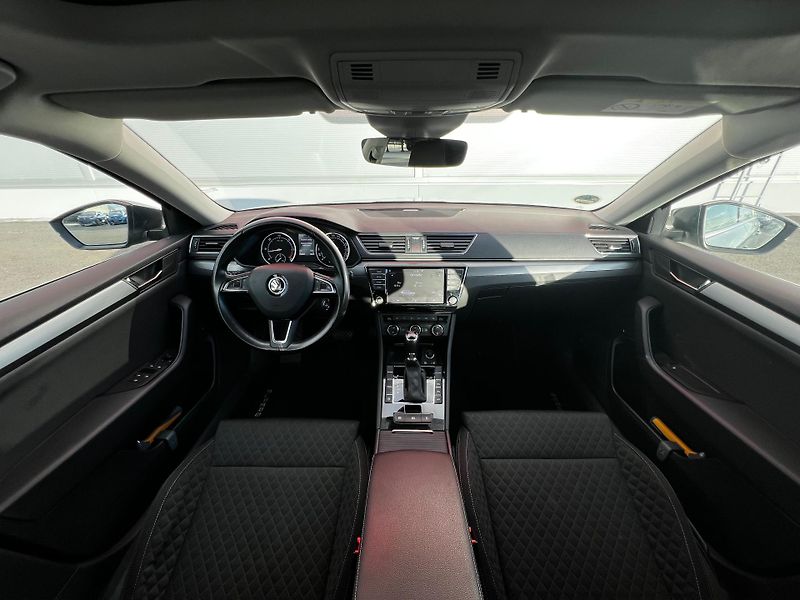 Škoda Superb 1.6TDI DSG Style Panorama - fotka 7 z 23