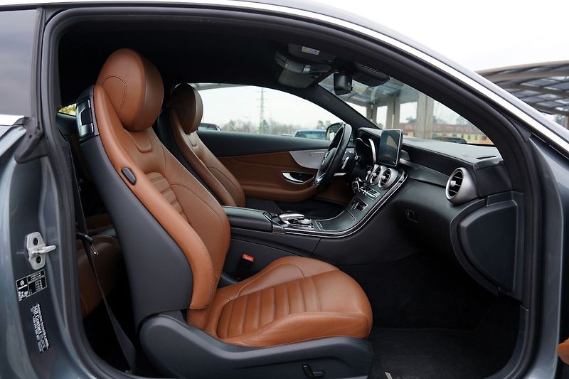 Mercedes-Benz Třídy C C 250d coupé AMG/Burm/205PS/ČR - fotka 23 z 38