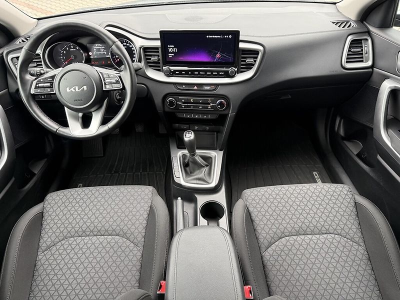 Kia Ceed (2024) 1,5 T-GDi SPIN - fotka 5 z 6