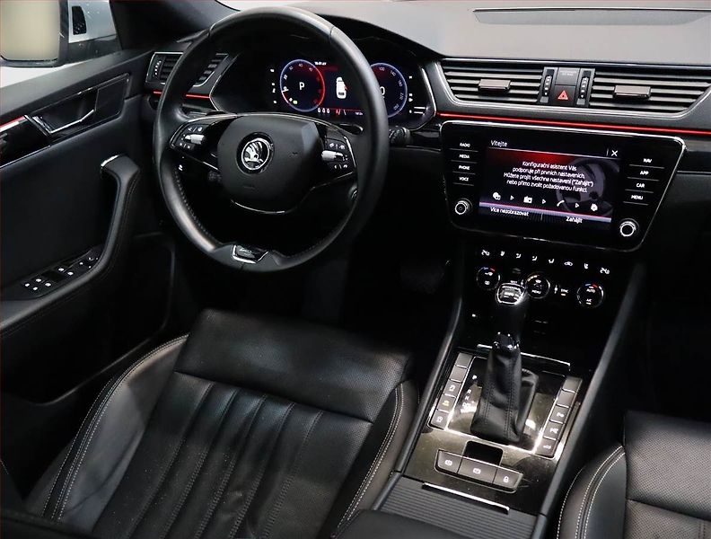 Škoda Superb (2022) Laurin&Klement 2.0 TDI - fotka 7 z 25