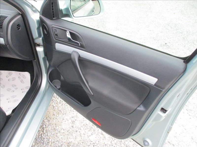 Škoda Octavia 1,2 TSI, digiklima,servis,tažn - fotka 11 z 40