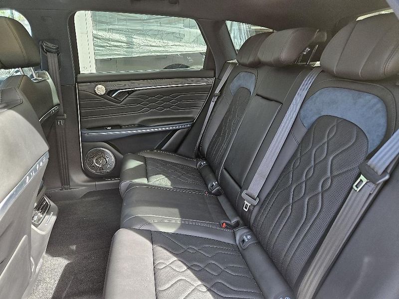 Dongfeng Voyah Free (2024) FREE BEV 4x4 - fotka 13 z 24