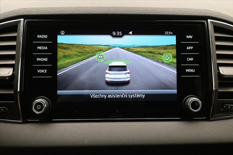 Škoda Karoq 2,0 TDI 110 kW VIRTUAL Kamera - fotka 19 z 30