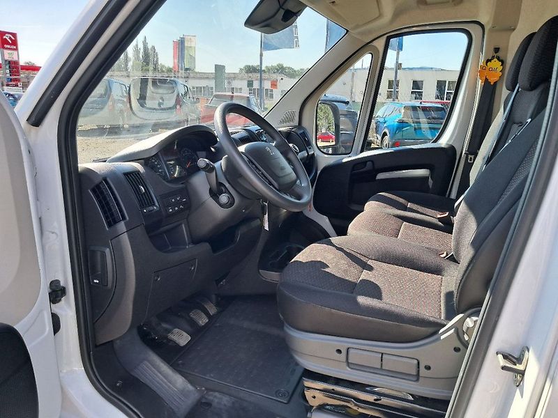 Peugeot Boxer Furgon 3500 L3H2 BlueHDi 165k - fotka 13 z 20