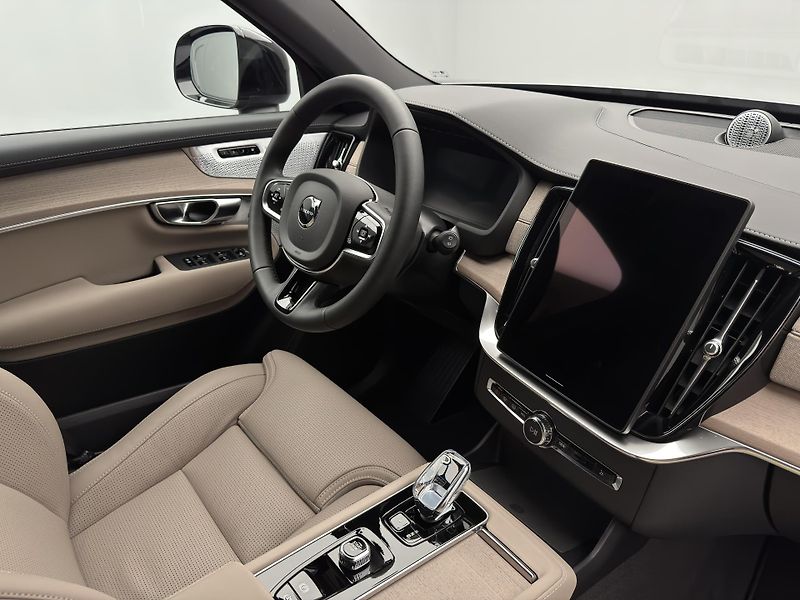 Volvo XC90 (2026) T8 AWD Plug-in DARK PLUS 7m - fotka 16 z 28