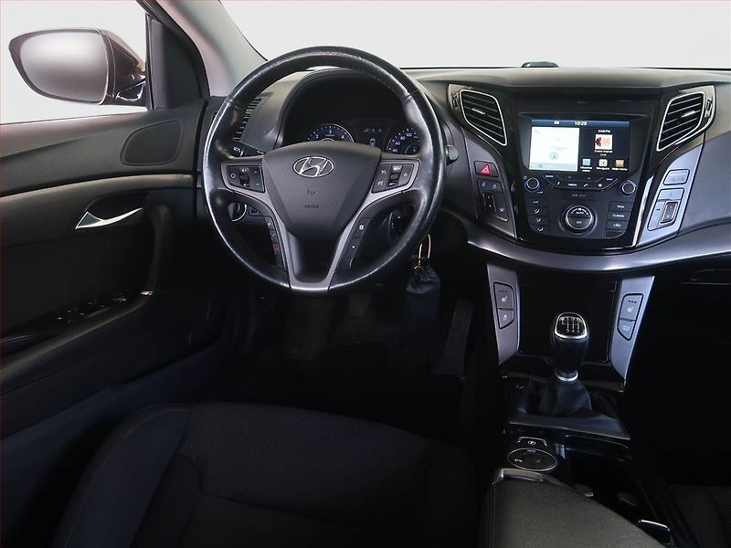Hyundai i40 (2018) 1.7 CRDi, Navi, Tempomat - fotka 7 z 16