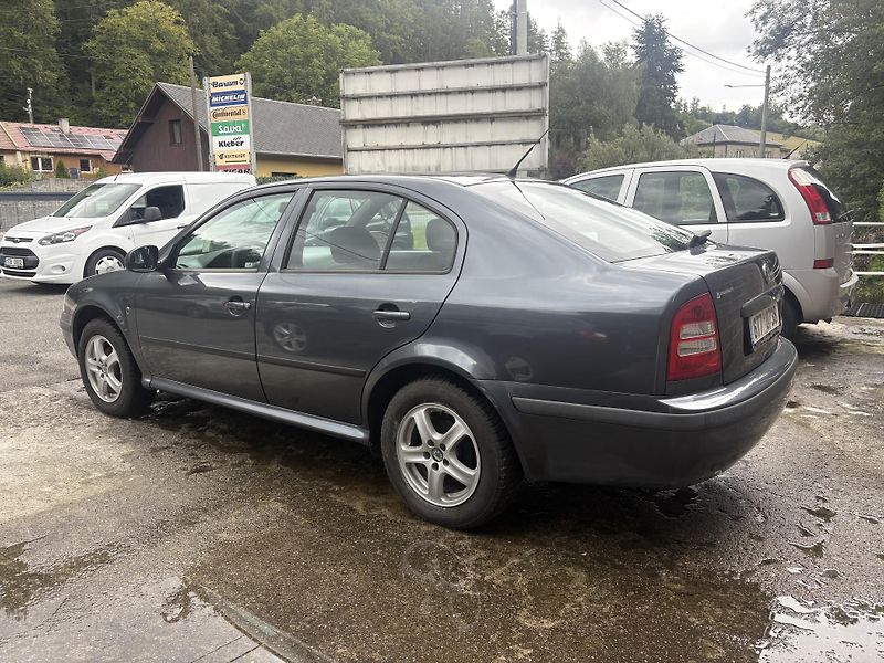 Škoda Octavia (2009) 1.6 75 kW, bezin + lpg - fotka 3 z 13
