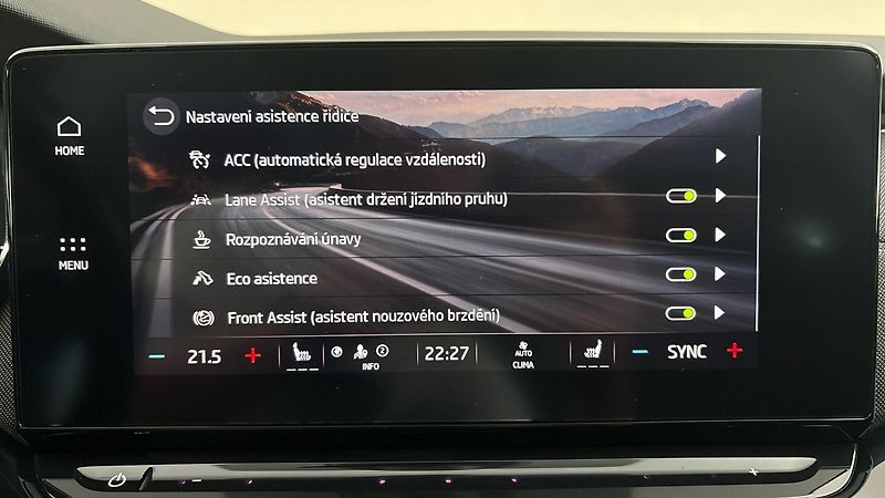 Škoda Octavia 2.0 TDI DSG 4x4 Style Combi - fotka 25 z 29