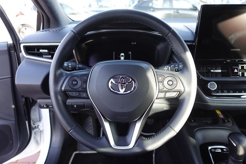Toyota Corolla 2.0HSD e-CVT Comfort Tech - fotka 17 z 32