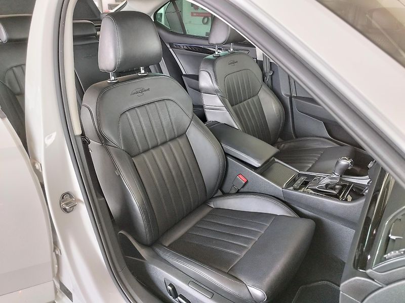 Škoda Superb (2017) TDI,110KW,L&K,DSG,NAVI,LED - fotka 14 z 33