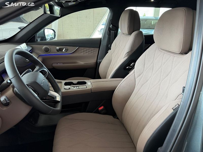 Chery Tiggo 8 (2026) UNIQUE PANORAMA 7MÍST - fotka 18 z 32