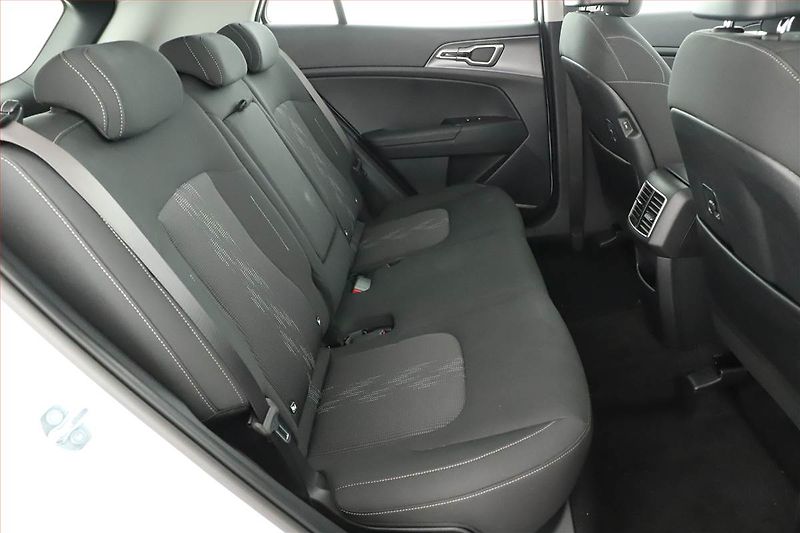 Kia Sportage (2025) 1.6 T-GDI, EXCLUSIVE, KAMERA - fotka 7 z 18