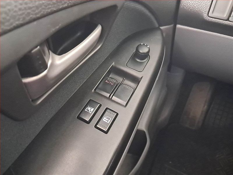 Suzuki SX4 (2006) 1.5 i, po STK, slušný stav - fotka 14 z 14