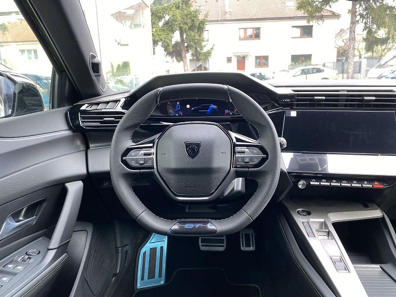 Peugeot 408 (2026) GT Plug-in HYBRID 240 e-DCS7 - fotka 11 z 22
