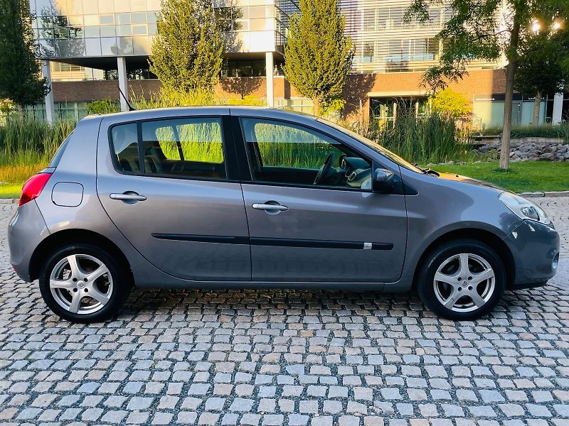 Renault Clio 1.2i 55KW MANUÁL 1MAJITEL  - fotka 10 z 42