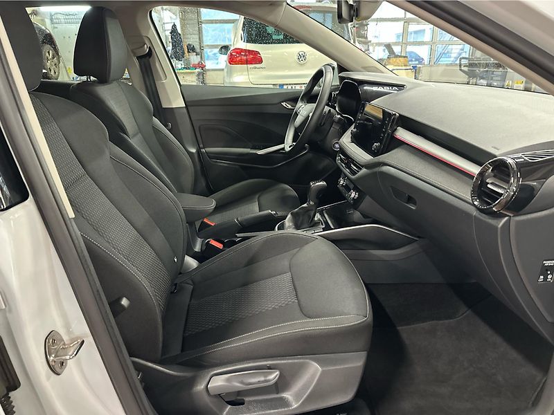 Škoda Fabia IV Top Selection 1.0 TSI /85kW - fotka 13 z 21