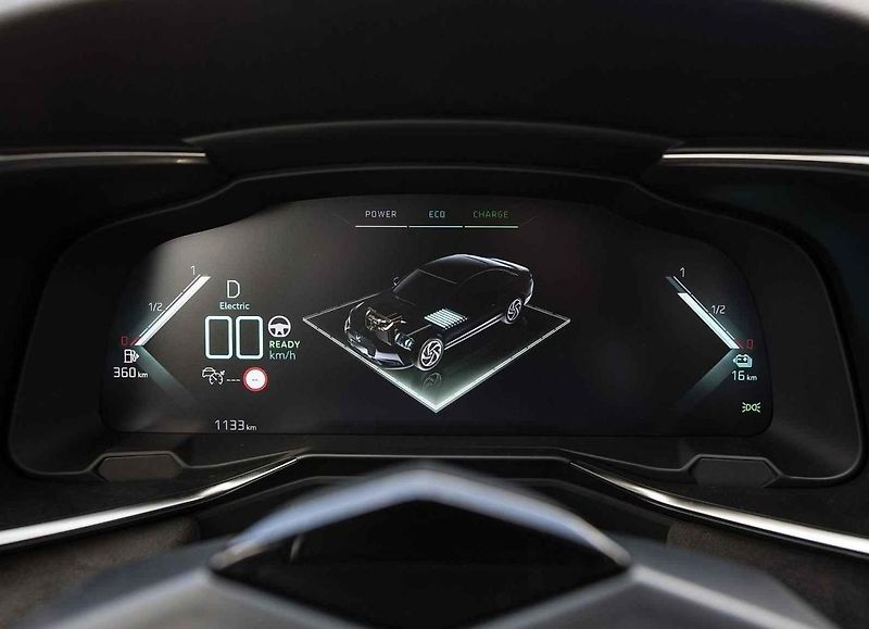 Vlajková loď francouzského automobilového průmyslu se dobře vyjímá v každém prostředí