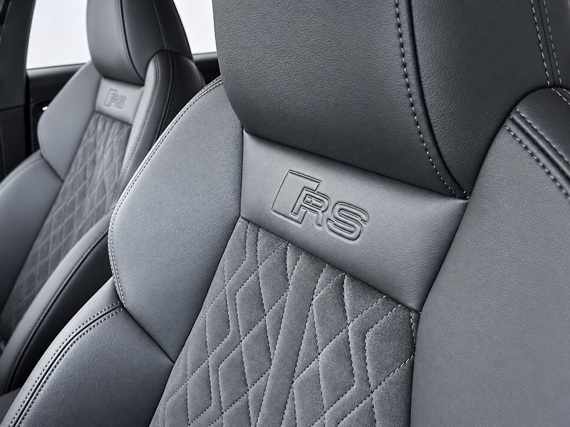 Audi RS 3 2,5 TFSi Sportback CZ DPH Pano - fotka 10 z 36
