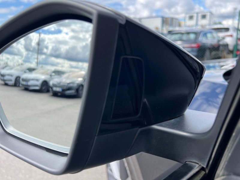 Škoda Superb (2022) SPORTLINE 2.0TSI 206kW 4x4 DPH - fotka 24 z 37