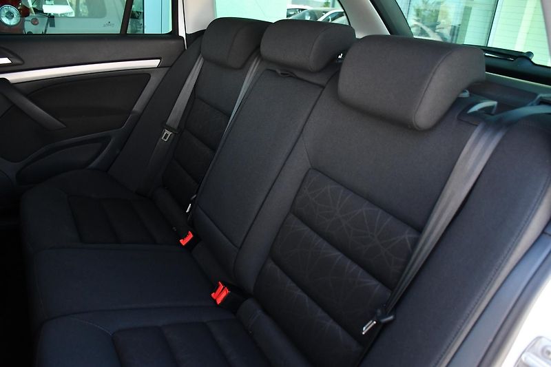 Škoda Octavia 1.8TSi 112kW 4X4 TAŽNÉ - fotka 20 z 35