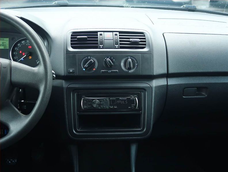 Škoda Fabia (2010) Ambition 1.2 12V, po STK - fotka 12 z 15