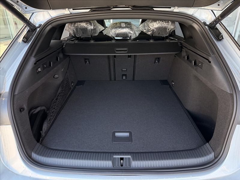 Volkswagen ID.7 Tourer (2025) 210 kW 77kWh  Pro People - fotka 12 z 23