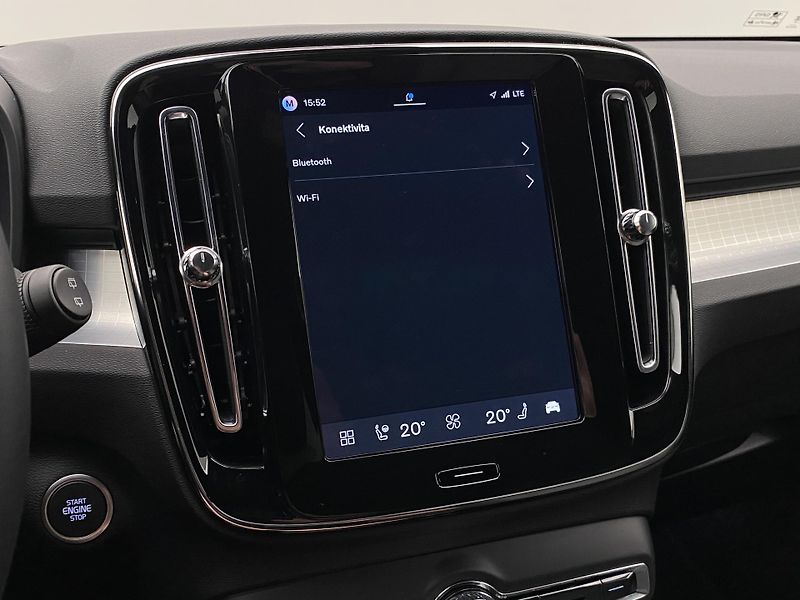 Volvo XC40 (2026) B3 AUT DARK PLUS - fotka 56 z 60