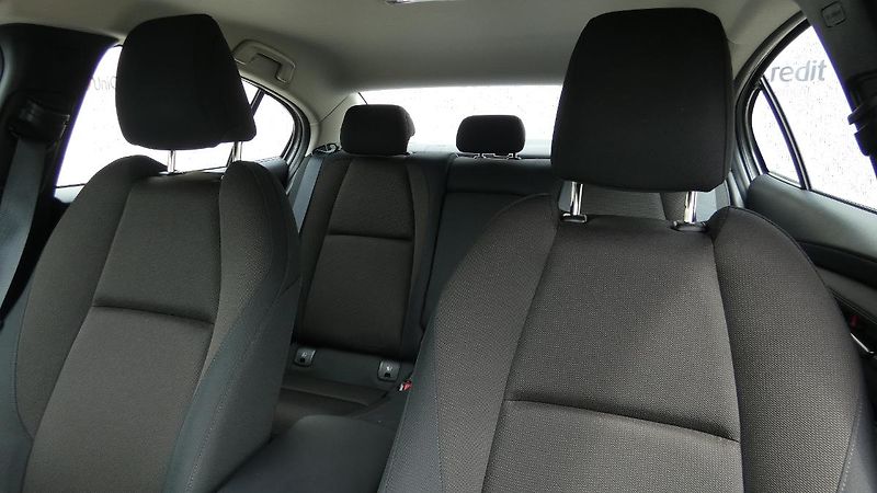 Mazda 3 2.0 Skyactive-G120 - fotka 7 z 22